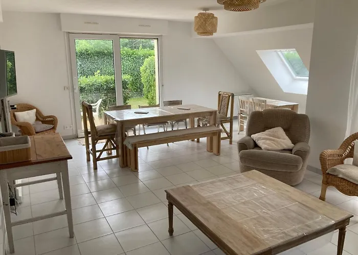 Maison Familiale Dans Une Rue Paisible