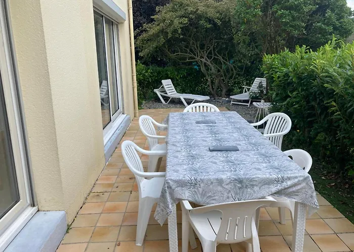 Maison Familiale Dans Une Rue Paisible